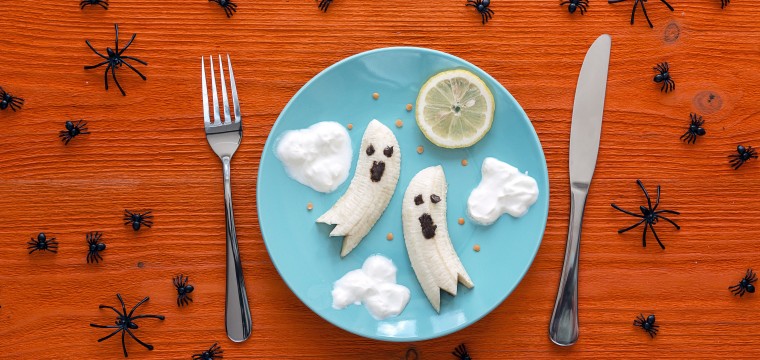 Frozen ‘Boo-nana’ ghosts with ice cream featured image